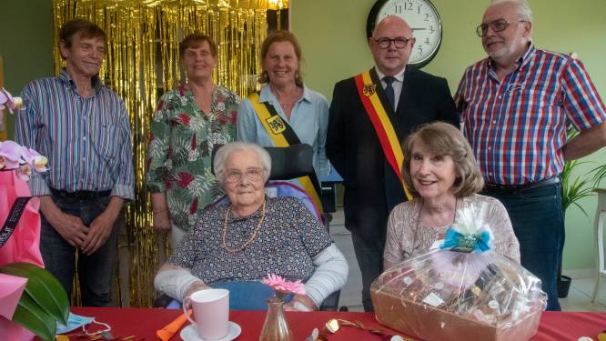 Irena Van den Broecke viert 102de verjaardag in Armonea Overbeke