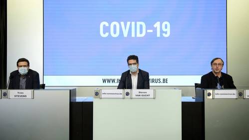 EXCLUSIEF. Het coronarapport dat we niet mochten zien: welke extra informatie kregen ministers en experten, en waarom kregen wij die niet?