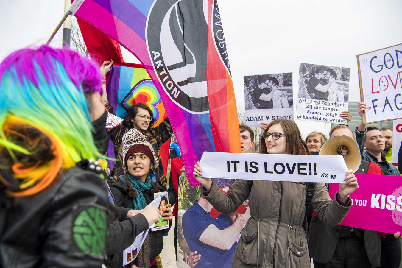 Regan onduidelijk Pelmel Nederland is alleen tolerant als je homo-zijn promoot' | Foto | AD.nl