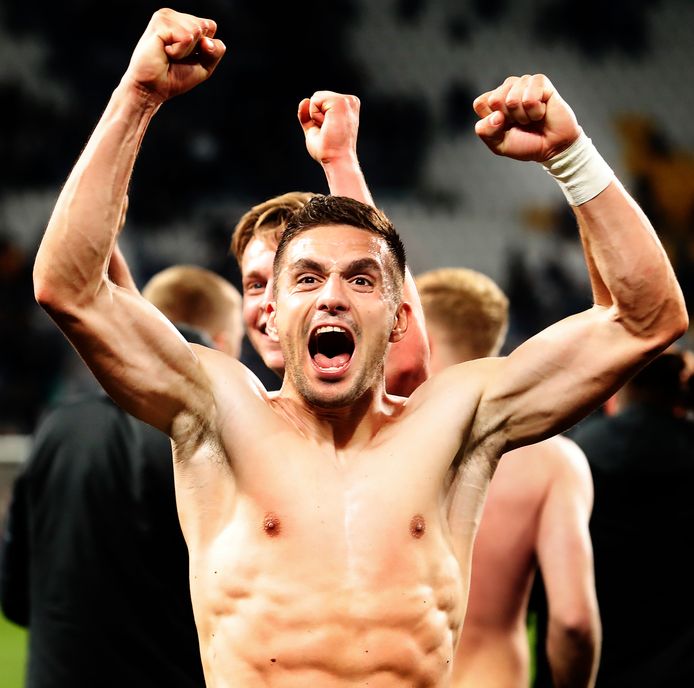 Een afgetrainde Dusan Tadic, na de zege op Juventus in de kwartfinale van de Champions League, in 2019.