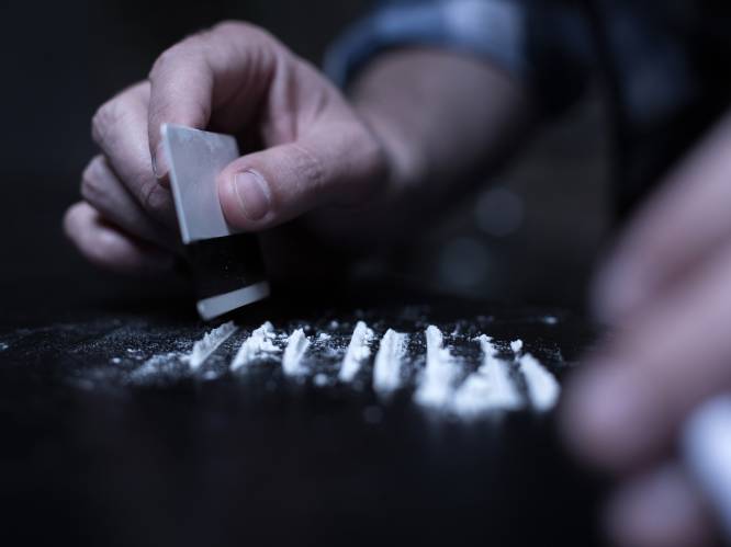 Cocaïnebende ‘Frakke’ krijgt celstraffen tot 3 jaar effectief : “Ondanks tussenkomst van de politie bleven ze gewoon verder dealen”