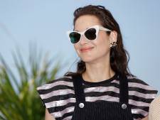 Le défilé de Marion Cotillard sur la Croisette: tous ses looks en images