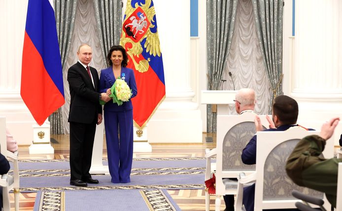 Margarita Simonyan werd in december nog onderscheiden door president Poetin.