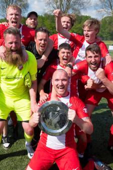 Eerste kampioenen bekend, drie clubs gedegradeerd: dit is het overzicht van het amateurvoetbal