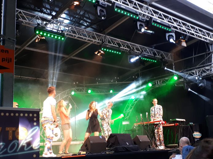 De Mega Karaoke.