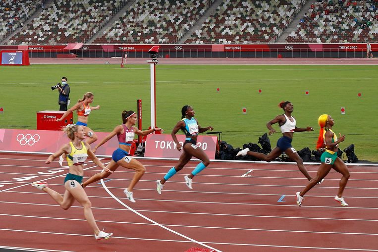 Dafne Schippers finishte gisteren als zesde op de 200 meter. Shelly-Ann Fraser-Pryce uit Jamaica won de race. Beeld Pro Shots / Thomas Bakker