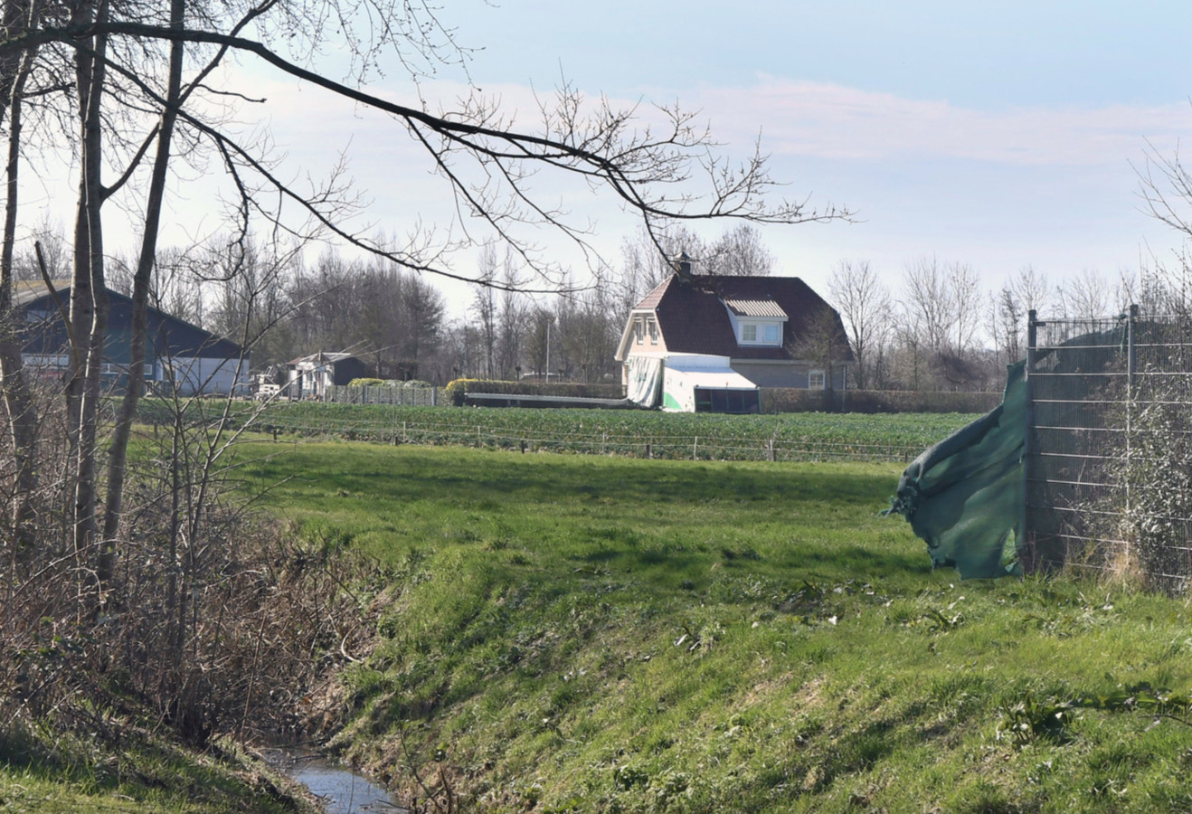 Bouwgrond naast het korfbalveld voor fase 1 van de uitbreiding van Sint Laurens.