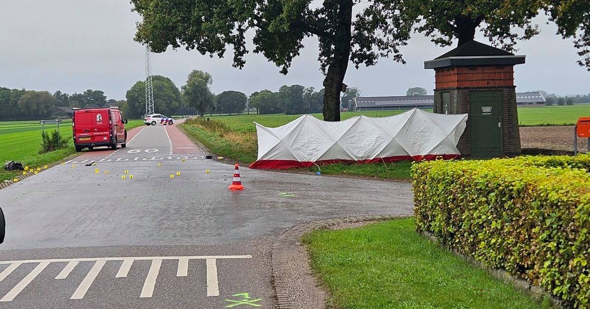 Fietser overleden na botsing met auto in Laag-Keppel.