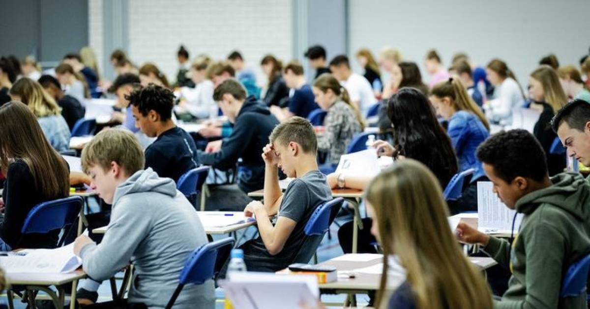 Leerlingen mogen examen verdelen over twee tijdvakken, krijgen extra
