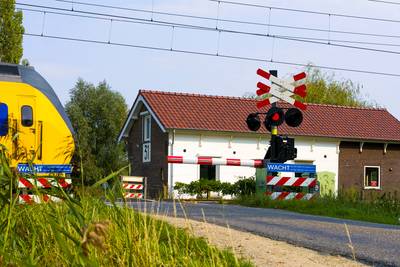 Jarenlang woonde Hans naast het beukende geluid van treinen, maar hij vertrekt door windmolenoverlas