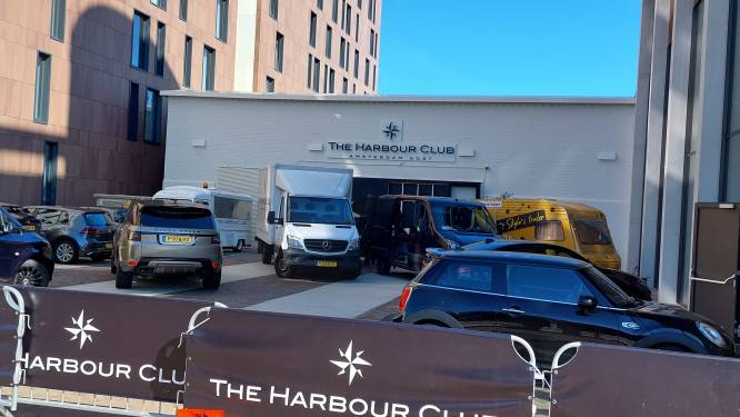 Buren van The Harbour Club Oost maken na explosie bezwaar tegen nieuwe vergunning