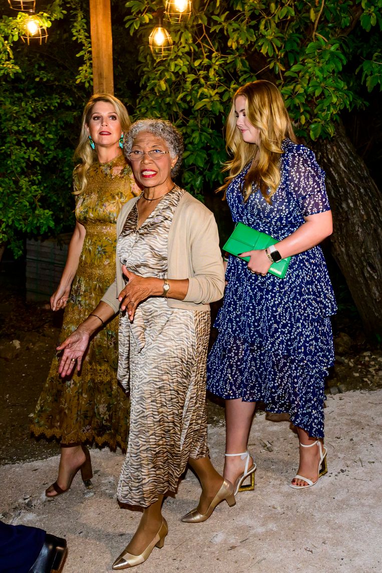 Máxima en Amalia haalden hiervoor bekende jurken uit de kast.  Beeld Brunopress/Patrick van Emst