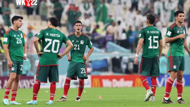 Ontredderd Mexico strandt na onwaarschijnlijk scenario op zucht van achtste finales, bondscoach stapt meteen op