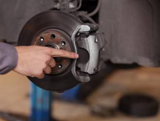 Maakt je auto een piepend geluid tijdens het remmen? Dan moet je dringend naar de garage