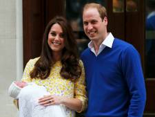 Kate et William présentent leur petite princesse
