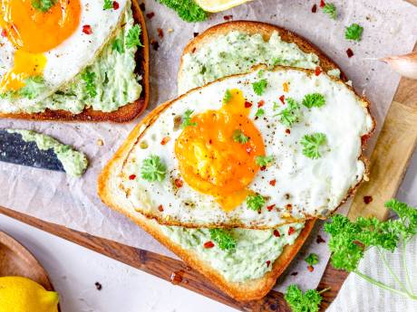 Wat Eten We Vandaag: Toast met guacamole en ei