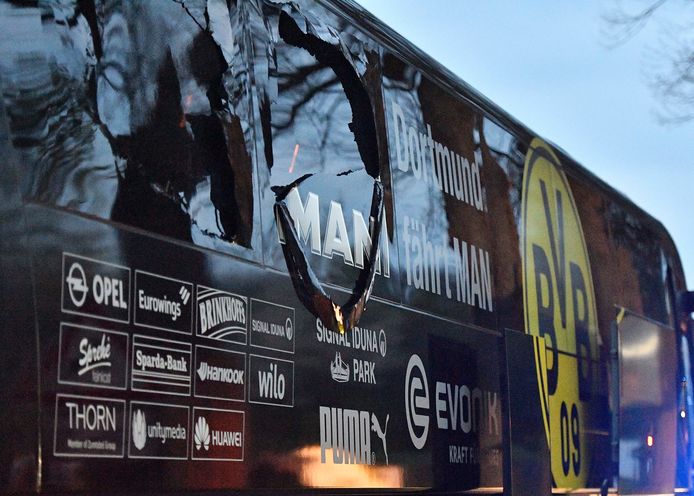 De beschadigde spelersbus