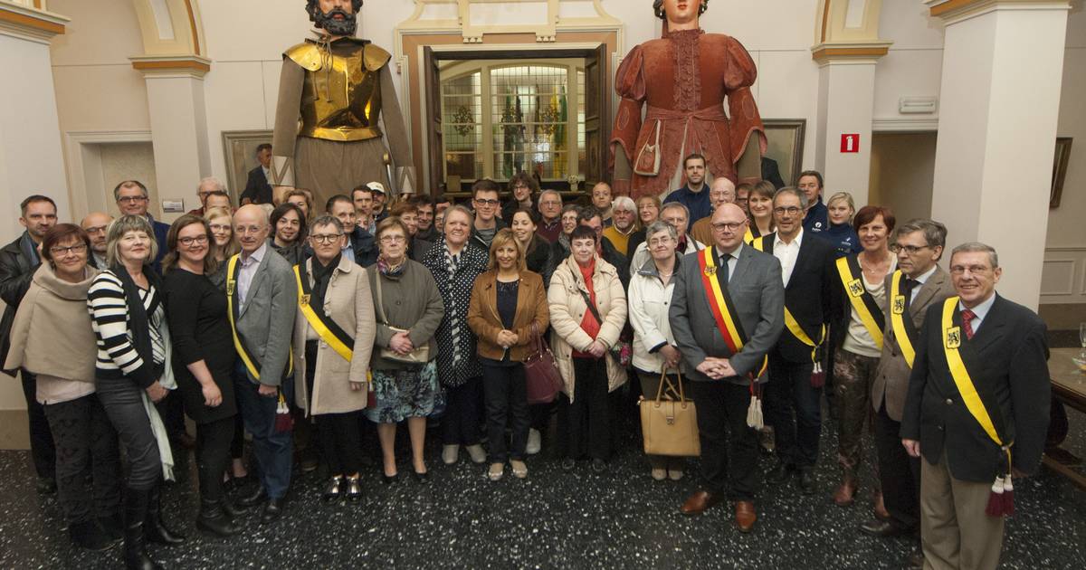 Nieuwe inwoners ontvangen in het gemeentehuis Wetteren hln.be