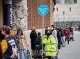 Topdrukte bij opening van megagrote Primark op de Coolsingel