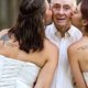 Tweeling heeft fotoshoot in bruidsjurk - maar niet voor hun huwelijk