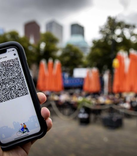 Omvangrijke QR-fraude GGD Schiphol: drie verdachten verstrekken valse codes