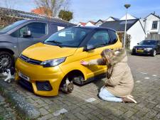 Wiel van Corries invalidenwagen blijkt gestolen als ze boodschappen gaat doen: ‘Heb m'n autootje nodig’