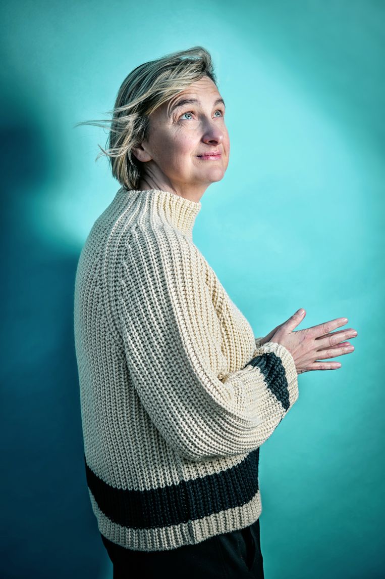 Hilde Crevits: 'Ik ben door corona meliger geworden. Ik snak naar volle parochiezalen en recepties waar ik vroeger weleens met tegenzin naartoe ging.' Beeld Geert Van de Velde