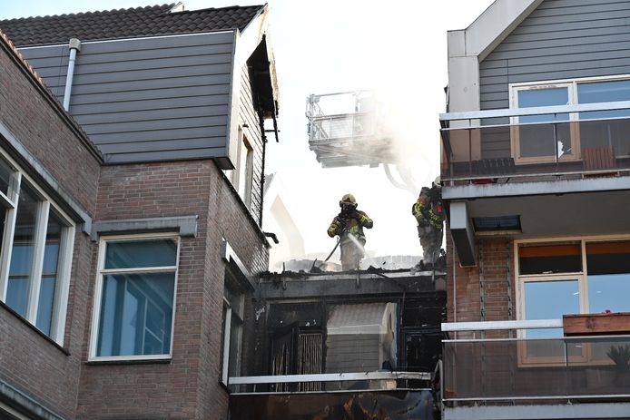Niemand raakte bij de woningbrand aan de Nieuwe Dieststraat in Breda zondagavond gewond.
