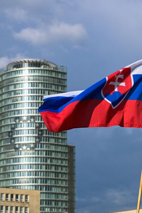 La Slovaquie ouvre une enquête antiterroriste après avoir reçu 1.100 alertes à la bombe en une journée