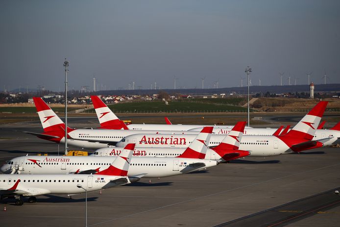 Vliegtuigen van Austria Airlines op de luchthaven van Wenen.