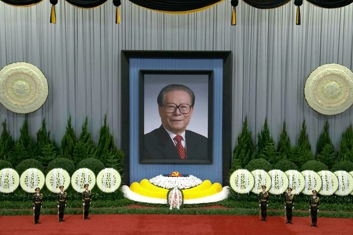 Hommage à l’ex-président chinois Jiang Zemin.