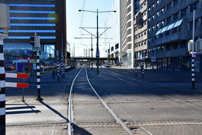 Het tramspoor vlakbij het Centraal Station dat onder handen zal worden genomen komende maand.