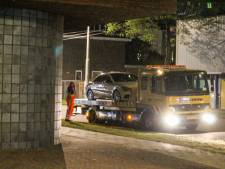 Politie neemt twee dure sportauto’s in beslag na straatrace in Arnhem, 19-jarige bestuurder aangehouden