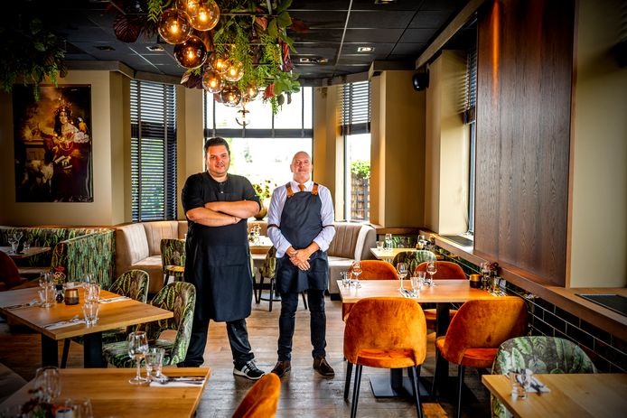 Chef Cliff Groman (l) en Hans Hogeboom.