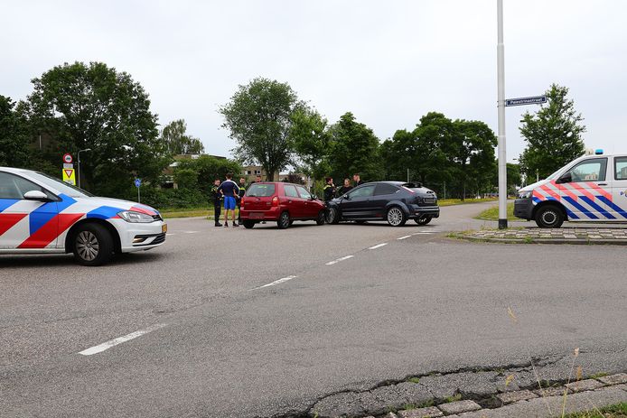 De kruising in Oss werd tijdelijk afgesloten