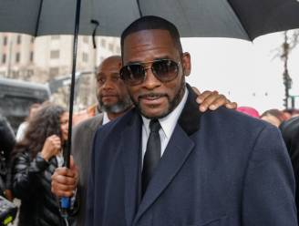 Getuige zegt dat R. Kelly haar “honderden keren” heeft misbruikt 