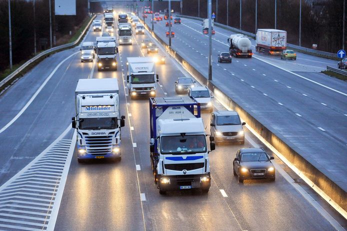 De globale toestand van de autosnelwegen in Vlaanderen is in 2017 opnieuw verbeterd. De onderhoudsachterstand op de autosnelwegen kan binnen een aantal jaar wel opnieuw oplopen als er onvoldoende geïnvesteerd wordt.