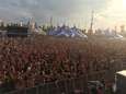 Engels muziekfestival stopt nadat twee feestvierders onwel worden en sterven