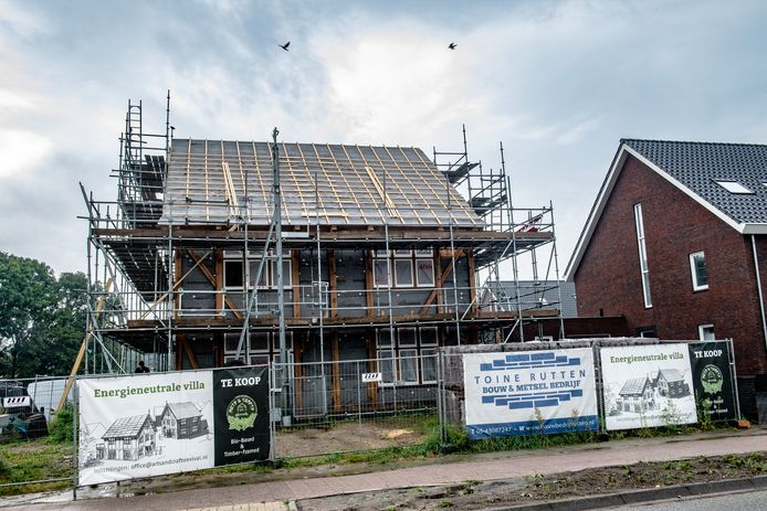 De 'zorgvilla' in Groesbeek waar buurtbewoners kritisch over zijn.