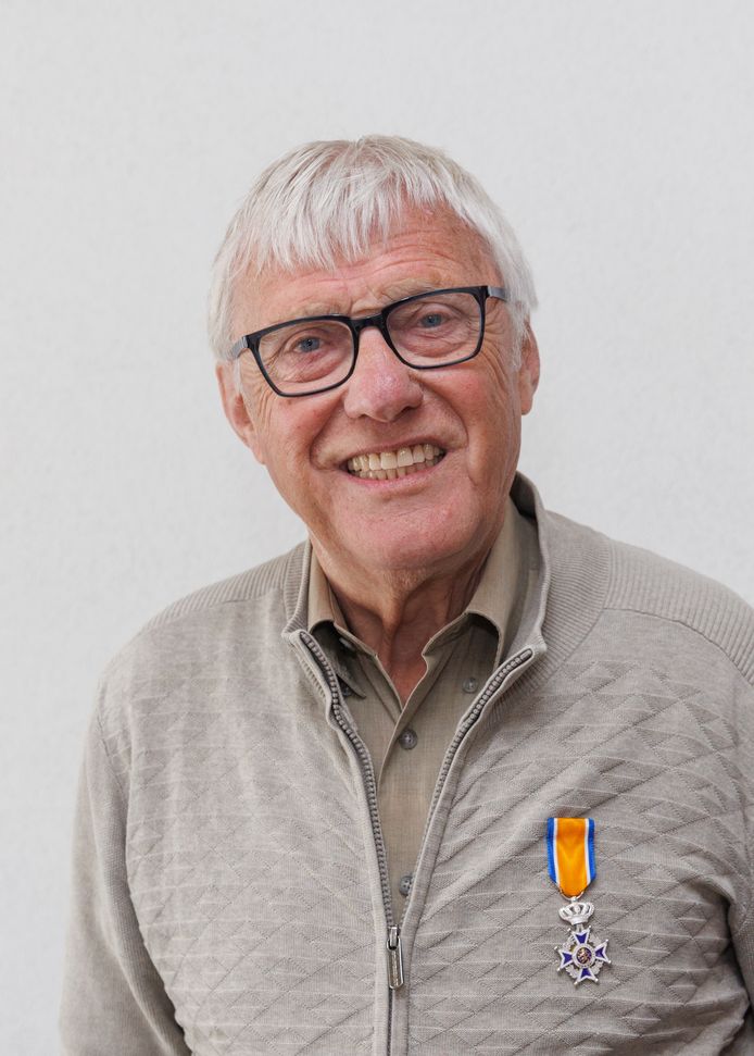 Kees van den Bersselaar uit Oisterwijk, lid in de Orde van Oranje-Nassau