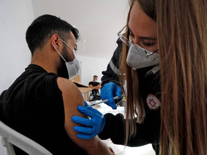 Israël maakt zich op om vierde vaccindosis toe te dienen