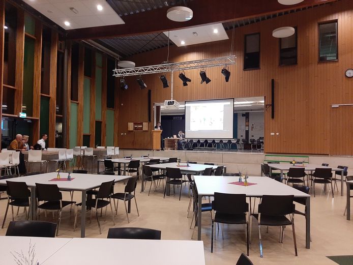 De verkiezingsavond van de gemeente Voorst in de plaats in de aula van het Zone.College in Twello.