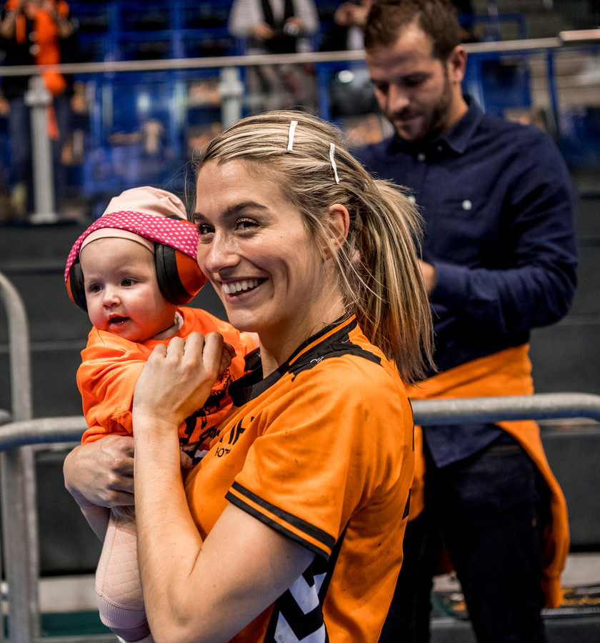 Nederlandse handbalsters vieren plek bij laatste vier op ...