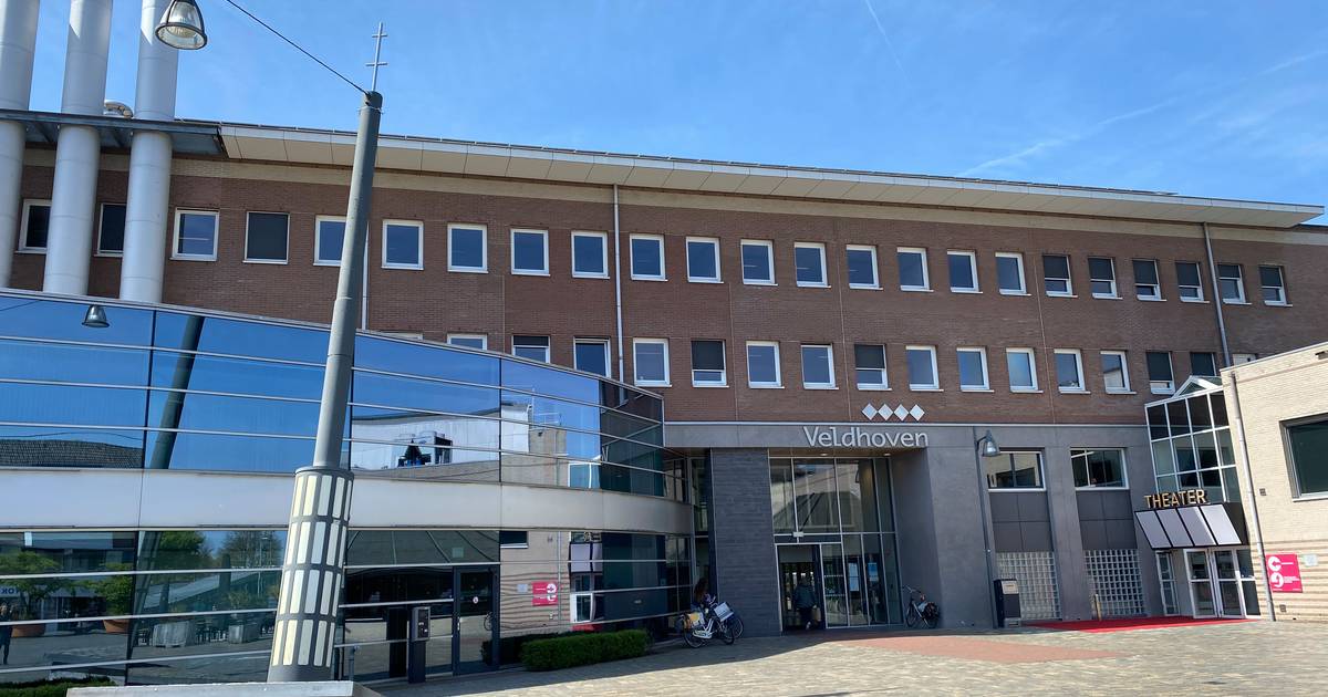 Proef met vrije inloop in Veldhovense gemeentehuis | Veldhoven | AD.nl