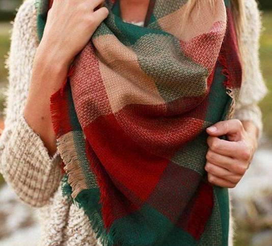 Hopelijk Laboratorium Vroeg Warm en stijlvol: 10 originele manieren om je sjaal te dragen | Mode &  Beauty | hln.be