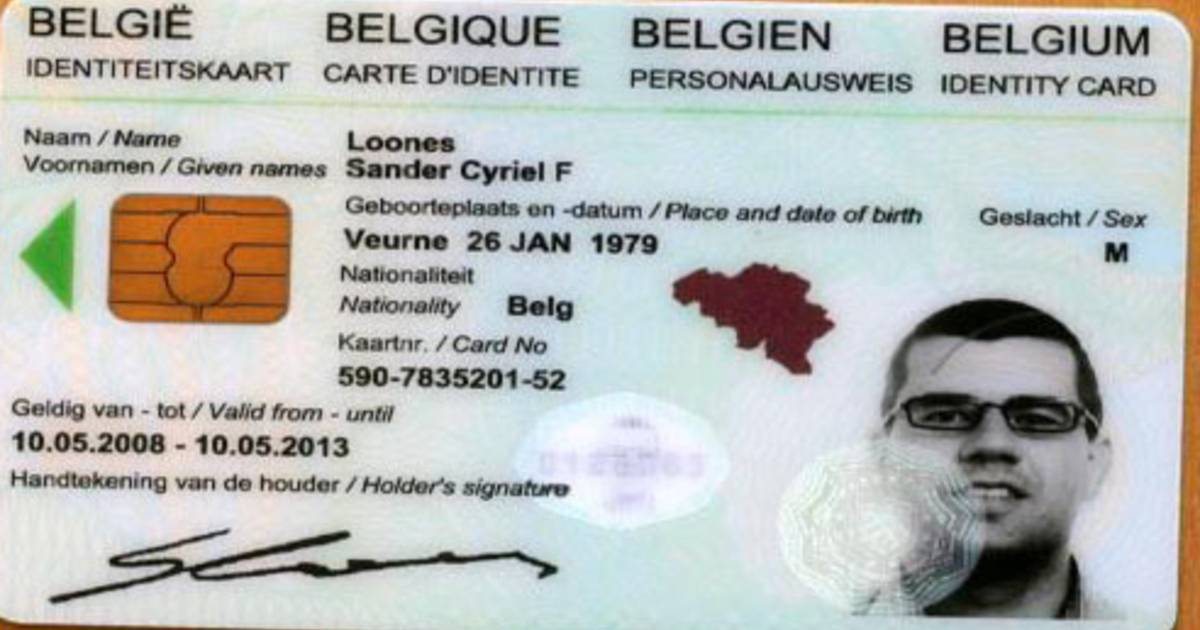Les Belges De L Etranger Recoivent Les Premieres Cartes D Identite Electroniques Belgique 7sur7 Be