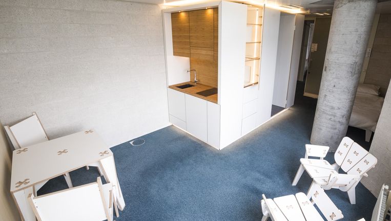 De Comfort Cabin. In één blok zitten een keuken en een badkamer, op maat gemaakt voor de ruimte waarin deze wordt geplaatst. Beeld Freek van den Bergh