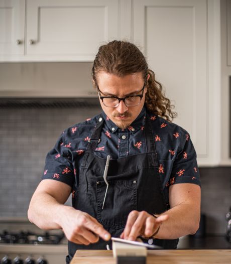 Populaire TikTok-chef Joshua viel 45 kilo af: 'Ik kreeg een gezondere relatie met eten'  