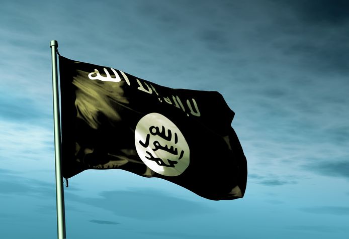 Een IS-vlag wappert in de wind.