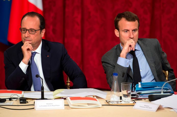 Francois Hollande (L) en Emmanuel Macron